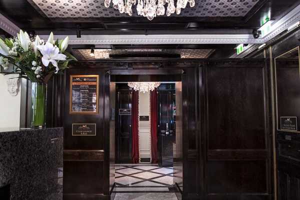 Reception, Foyer & VIP Lounge Bar