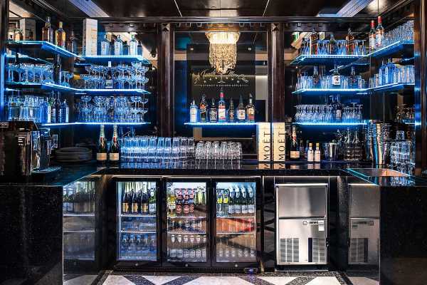 VIP Lounge & Bar